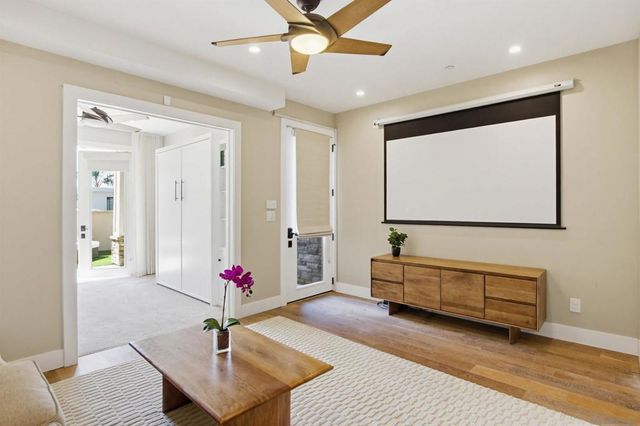 2111 Edinburg, Cardiff By The Sea, CA 92007