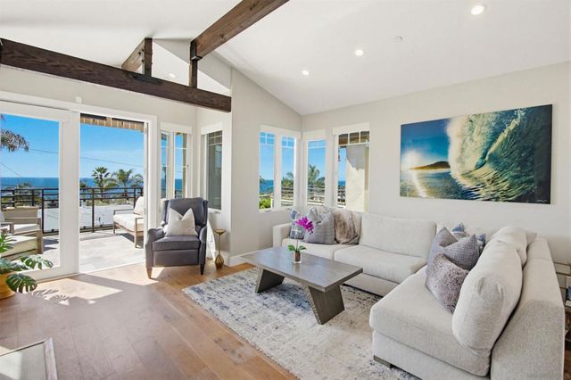 2111 Edinburg, Cardiff By The Sea, CA 92007