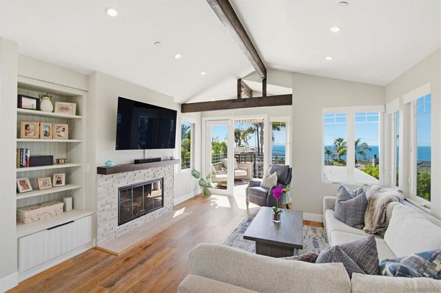 2111 Edinburg, Cardiff By The Sea, CA 92007