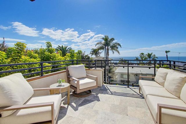 2111 Edinburg, Cardiff By The Sea, CA 92007