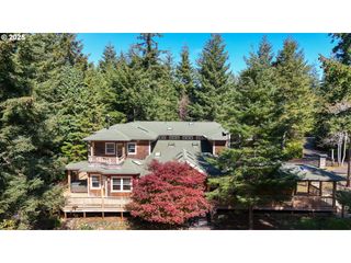 89464 SUNNY LOOP Ln, Bandon, OR 97411