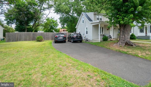 76 6TH AVE, Hamilton Township, NJ 08619