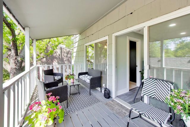 1520 Stonebridge Trail 2-1, Wheaton, IL 60189