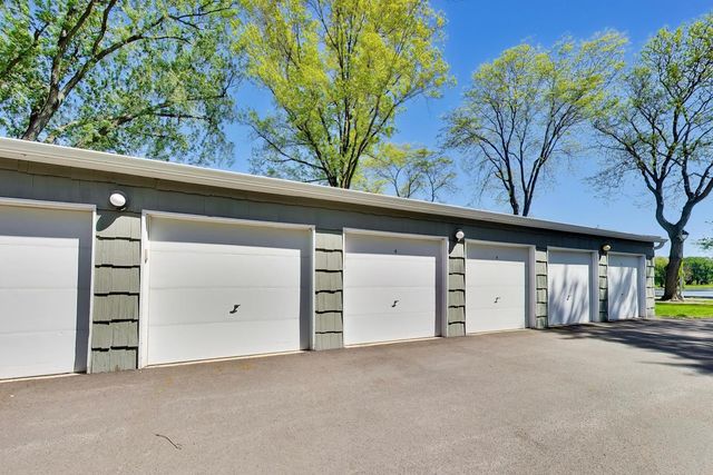 1520 Stonebridge Trail 2-1, Wheaton, IL 60189