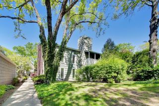 1520 Stonebridge Trail 2-1, Wheaton, IL 60189