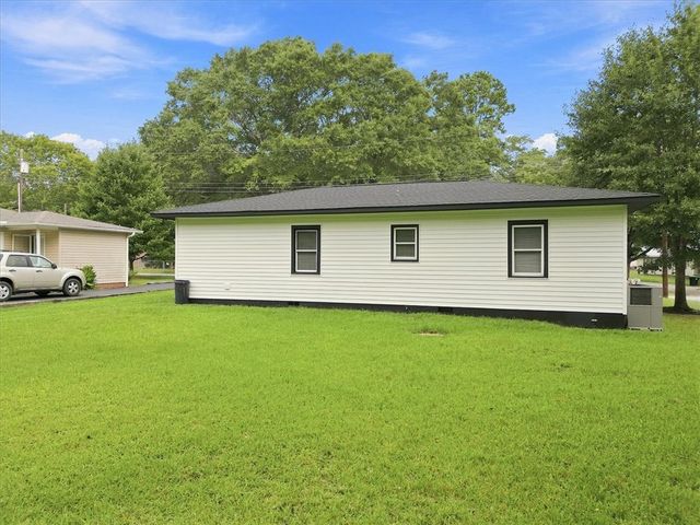12 Stephanie Drive, Pelzer, SC 29669
