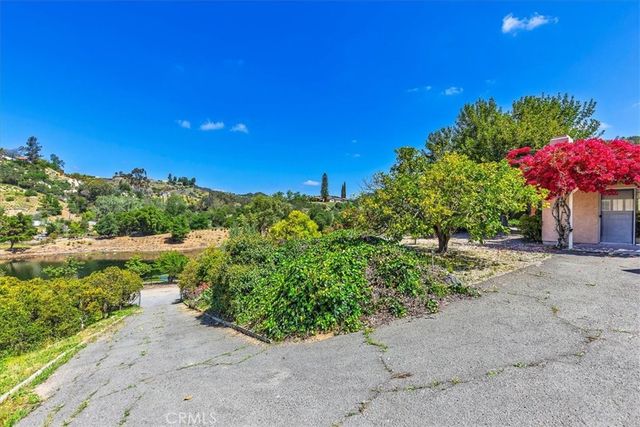 40057 S Shore Road, Fallbrook, CA 92028