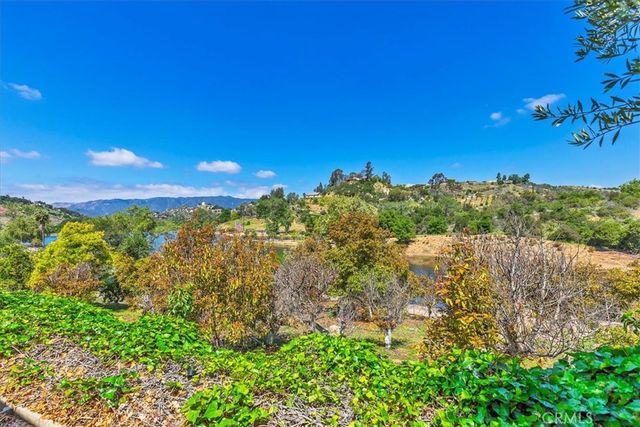 40057 S Shore Road, Fallbrook, CA 92028