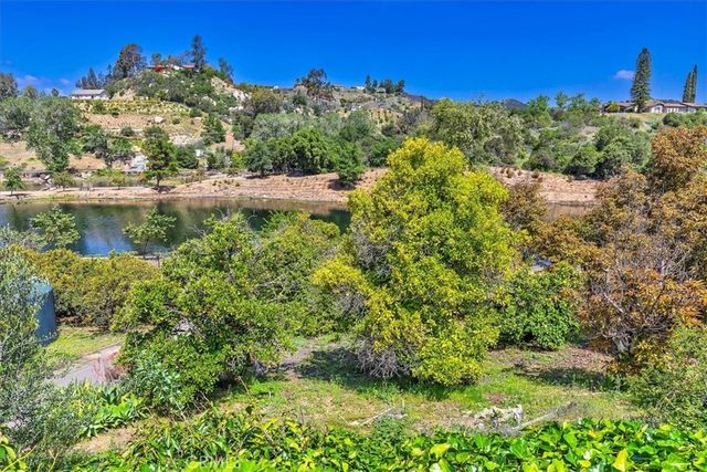 40057 S Shore Road, Fallbrook, CA 92028