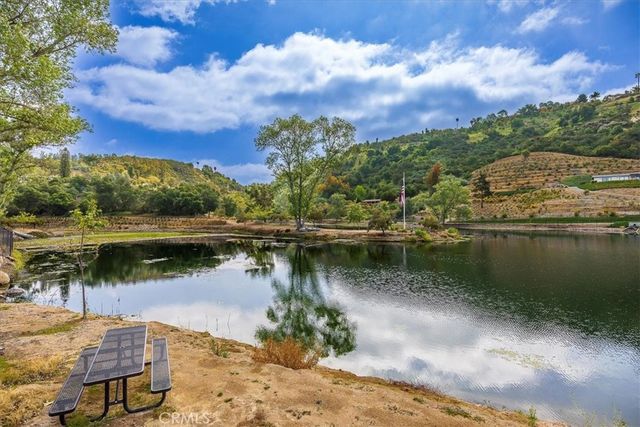 40057 S Shore Road, Fallbrook, CA 92028