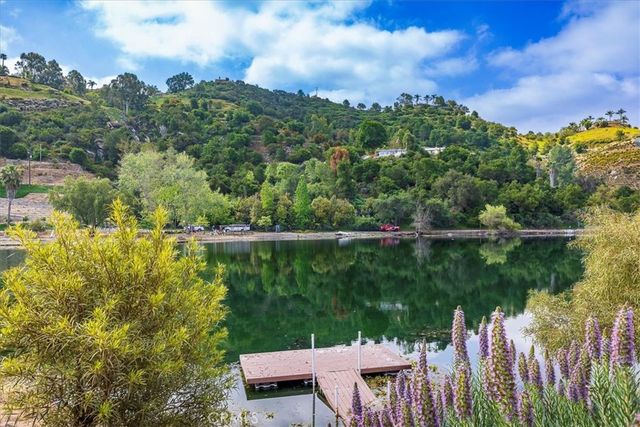 40057 S Shore Road, Fallbrook, CA 92028