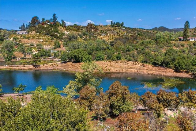 40057 S Shore Road, Fallbrook, CA 92028