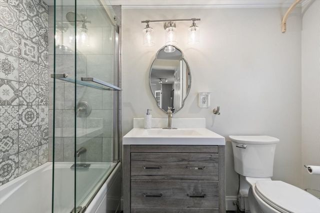 18 Sherman Pl, Woburn, MA 01801