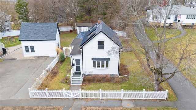 18 Sherman Pl, Woburn, MA 01801