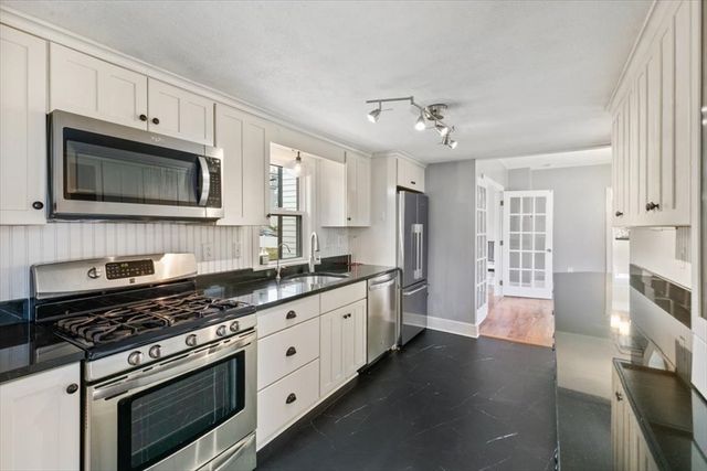 18 Sherman Pl, Woburn, MA 01801