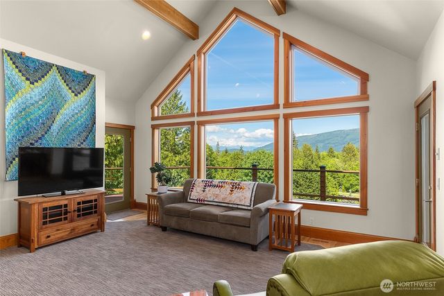 16480 Mountain View Road, Mount Vernon, WA 98274