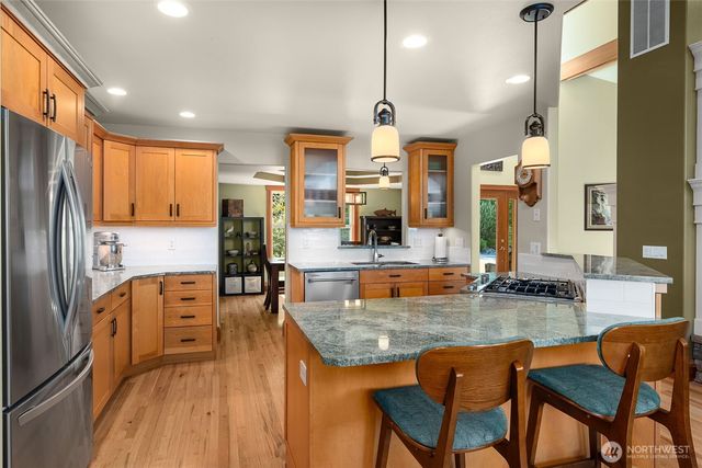 16480 Mountain View Road, Mount Vernon, WA 98274