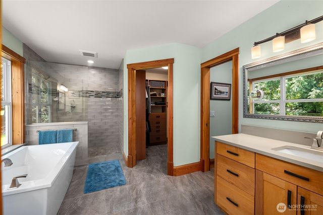 16480 Mountain View Road, Mount Vernon, WA 98274
