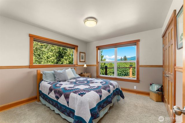 16480 Mountain View Road, Mount Vernon, WA 98274