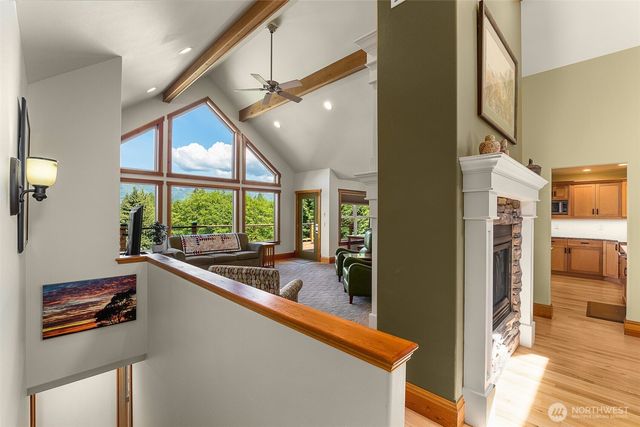 16480 Mountain View Road, Mount Vernon, WA 98274