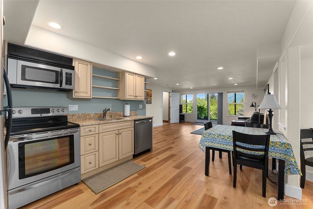 16480 Mountain View Road, Mount Vernon, WA 98274