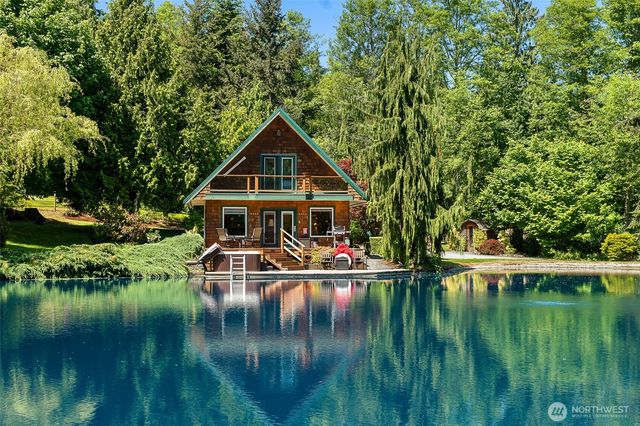 16480 Mountain View Road, Mount Vernon, WA 98274