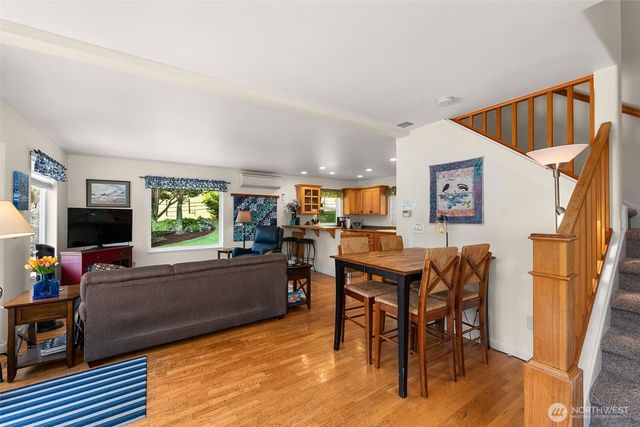 16480 Mountain View Road, Mount Vernon, WA 98274