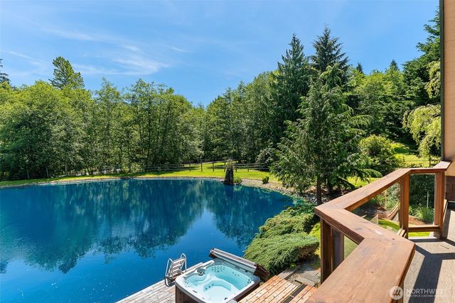 16480 Mountain View Road, Mount Vernon, WA 98274