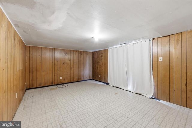 8135 LINDBERGH BLVD, Philadelphia, PA 19153