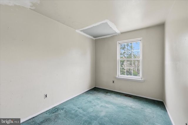 8135 LINDBERGH BLVD, Philadelphia, PA 19153