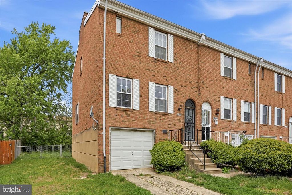 8135 LINDBERGH BLVD, Philadelphia, PA 19153