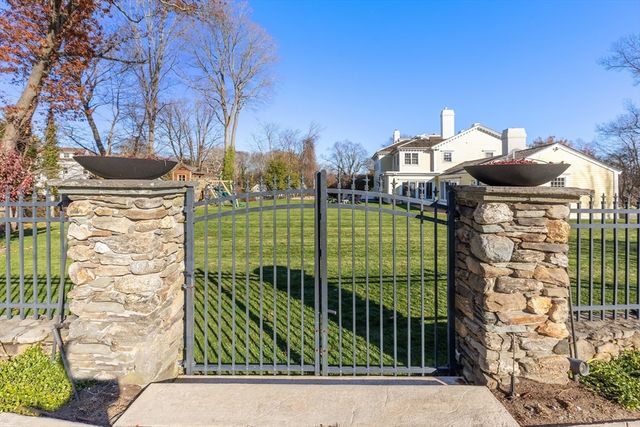 187 Main St, Hingham, MA 02043