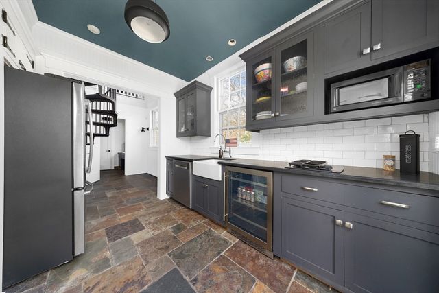 187 Main St, Hingham, MA 02043