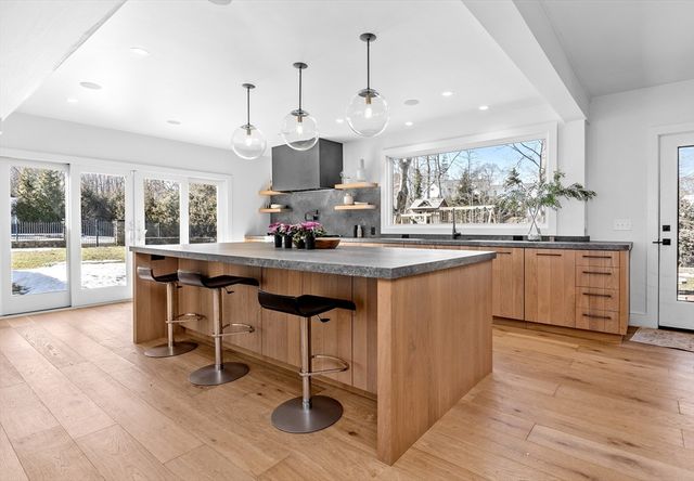 187 Main St, Hingham, MA 02043