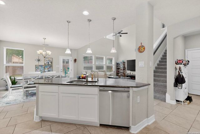 220 Comanche Trail, Cibolo, TX 78108