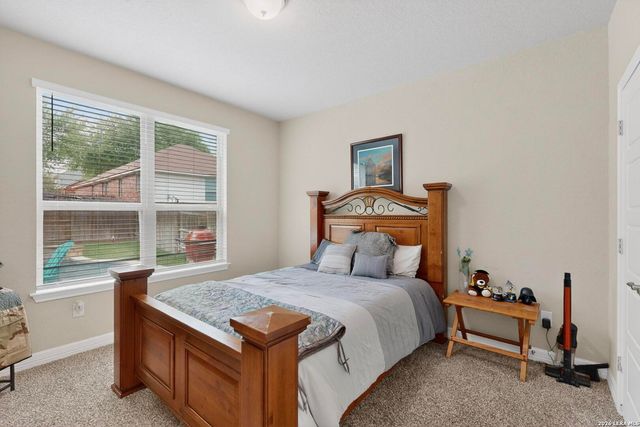 220 Comanche Trail, Cibolo, TX 78108