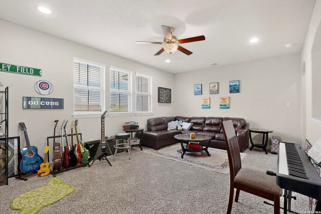 220 Comanche Trail, Cibolo, TX 78108