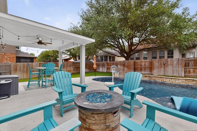 220 Comanche Trail, Cibolo, TX 78108