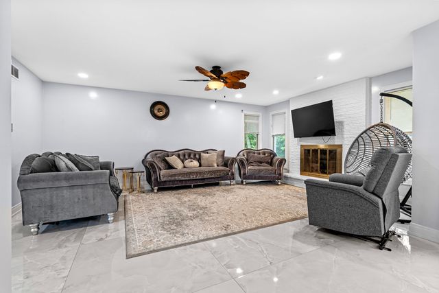 13747 S 88th Avenue, Orland Park, IL 60462