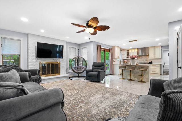 13747 S 88th Avenue, Orland Park, IL 60462