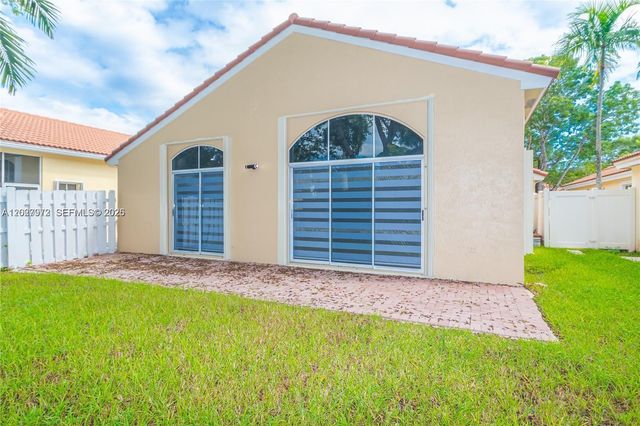 812 Garnet Circle 812, Weston, FL 33326