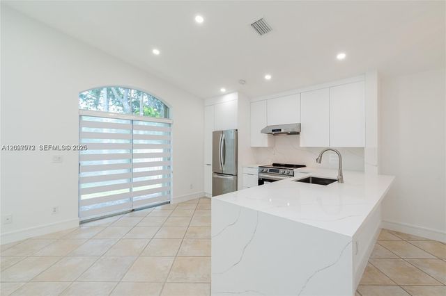 812 Garnet Circle 812, Weston, FL 33326