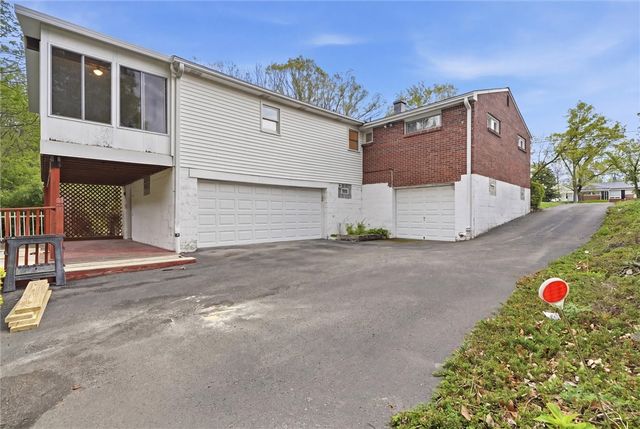 443 Eden Dr, Monroeville, PA 15146