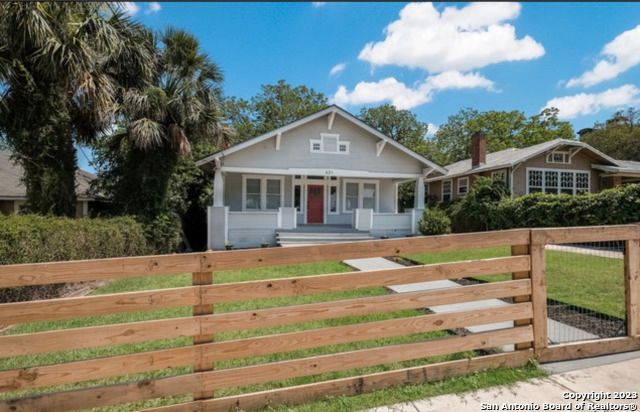 621 Hays, San Antonio, TX 78202