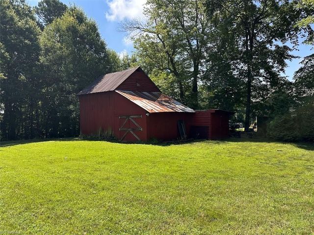 1953 Nc Highway 66 S, Kernersville, NC 27284