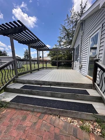 1953 Nc Highway 66 S, Kernersville, NC 27284