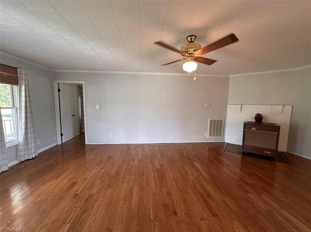 1953 Nc Highway 66 S, Kernersville, NC 27284