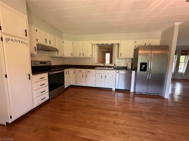 1953 Nc Highway 66 S, Kernersville, NC 27284