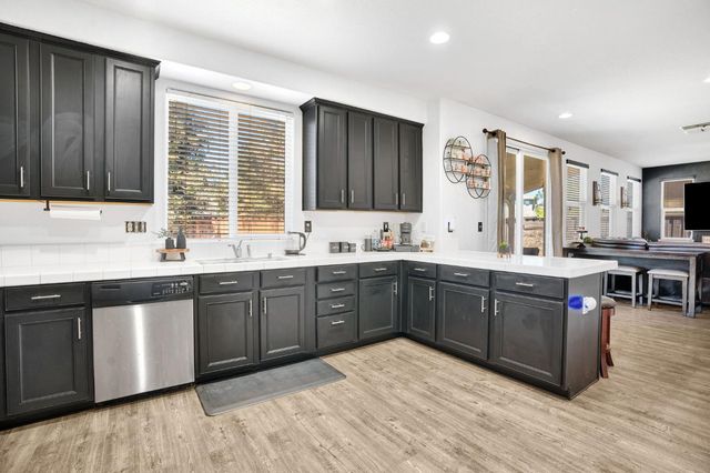 967 Papaya Street, Madera, CA 93638