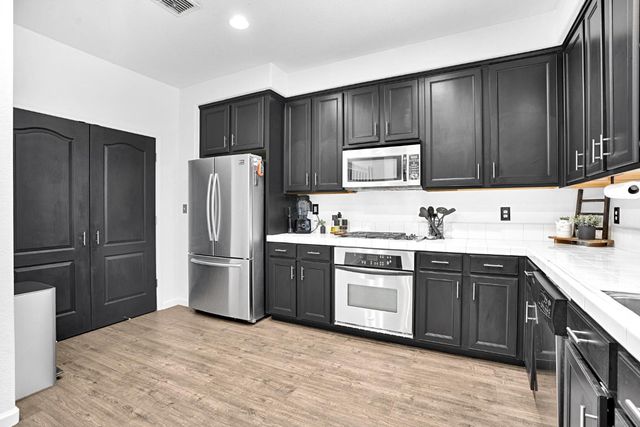 967 Papaya Street, Madera, CA 93638
